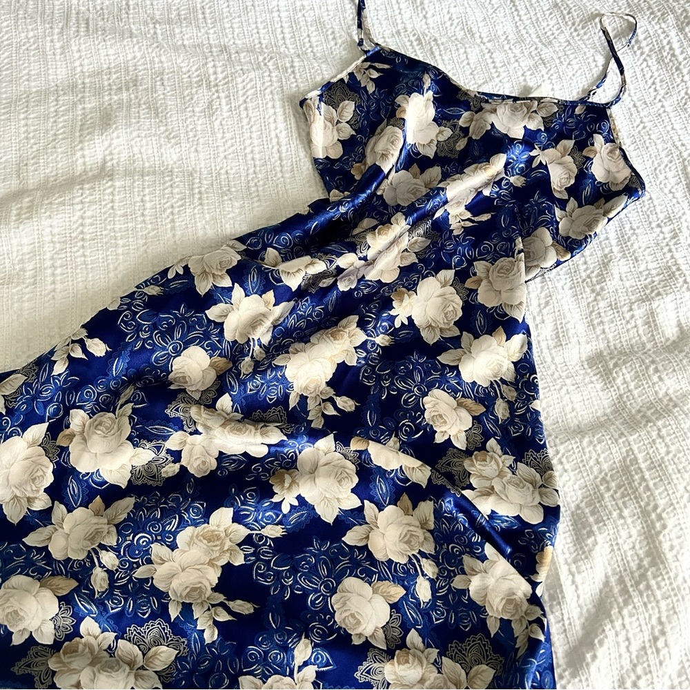 Adonna Medium Silky V-line Long Blue Dress with Roses